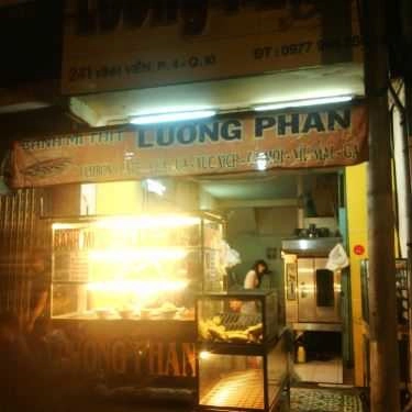 Không gian- Tiệm Bánh Bánh Mì Lương Phan