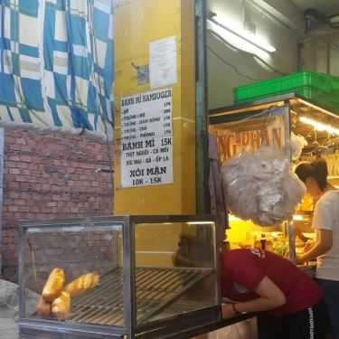 Không gian- Tiệm Bánh Bánh Mì Lương Phan