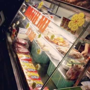 Không gian- Tiệm Bánh Bánh Mì Mỹ Lệ