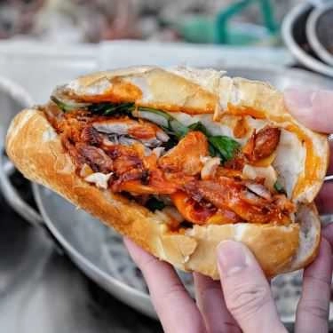 Món ăn- Ăn vặt Bánh Mì Nhồi Chim Cút