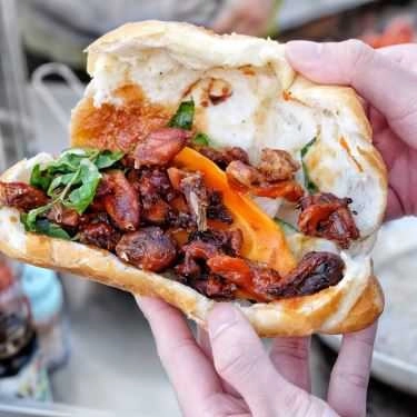 Món ăn- Ăn vặt Bánh Mì Nhồi Chim Cút