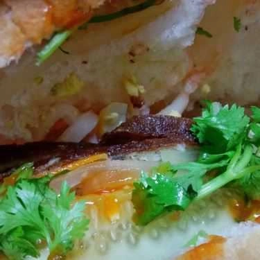 Món ăn- Ăn vặt Bánh Mì Sài Gòn - Bánh Mì Chả Tôm Mực