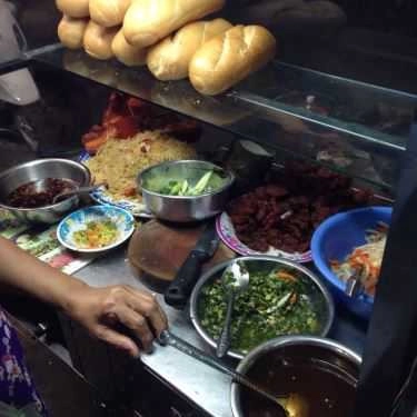 Món ăn- Ăn vặt Bánh Mì Thịt Nướng