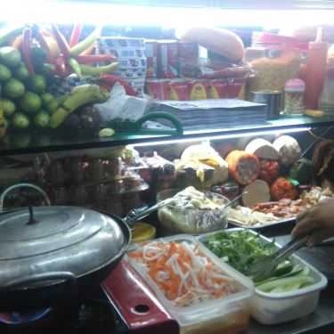 Tổng hợp- Ăn vặt Bánh Mì Thịt Quay Chả Lụa