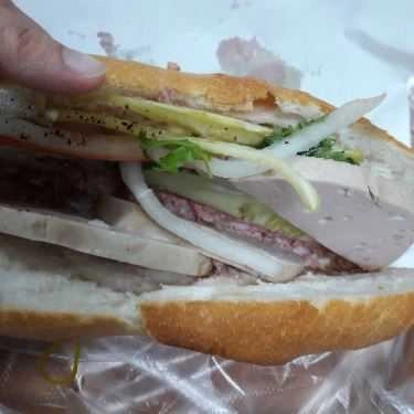Món ăn- Tiệm Bánh Bánh Mì Thúy Tiền