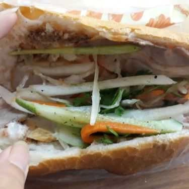 Món ăn- Tiệm Bánh Bánh Mì Thúy Tiền