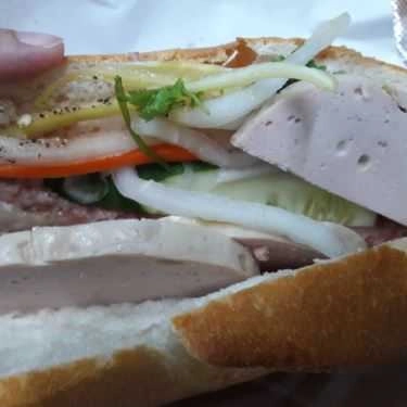 Món ăn- Tiệm Bánh Bánh Mì Thúy Tiền