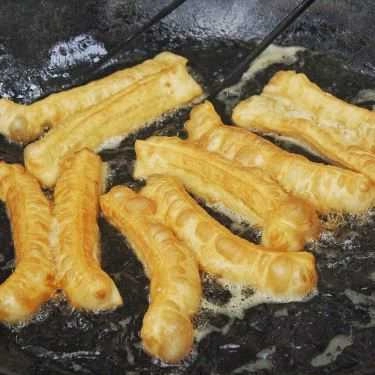 Món ăn- Ăn vặt Bánh Tiêu Nhà Thờ Kỳ Đồng
