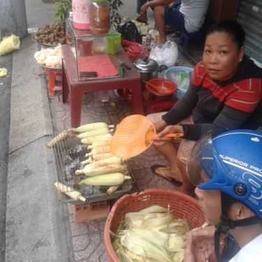 Không gian- Ăn vặt Bắp Nướng Mỡ Hành - Trần Khắc Chân