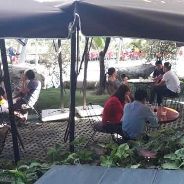 Không gian- Bến Thuyền Cafe