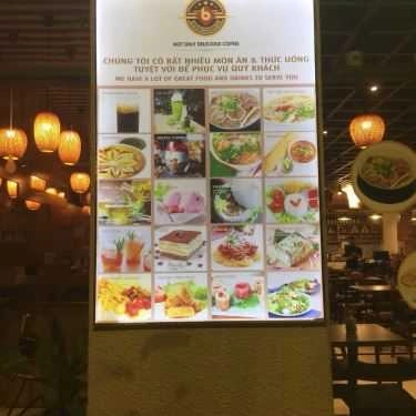 Không gian- Black & Brown Coffee - Saigon Pearl