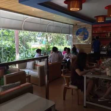 Không gian- Blue Bugs Coffee and Billiards Club
