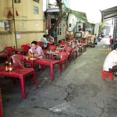 Không gian- Ăn vặt Bò Né Trần Cao Vân