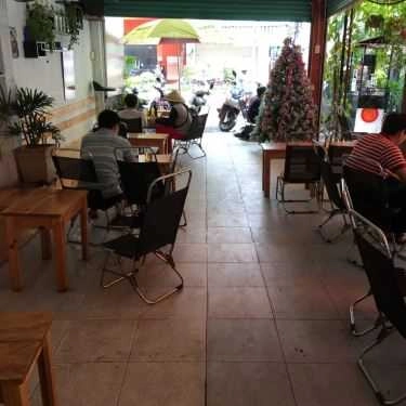 Không gian- Bốn Hột Coffee
