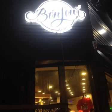 Không gian- Bon Jour Bakery - Tiệm Bánh