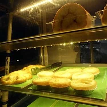 Món ăn- Tiệm Bánh Bánh Bông Lan Trứng Muối - Đường Số 8