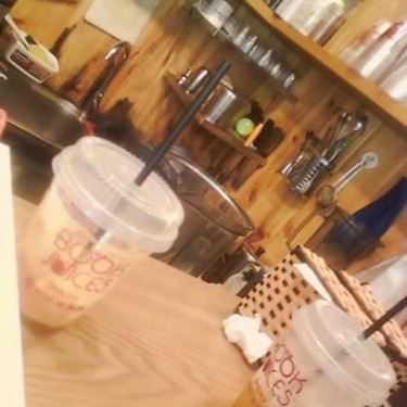 Không gian- Book & Juices Cafe