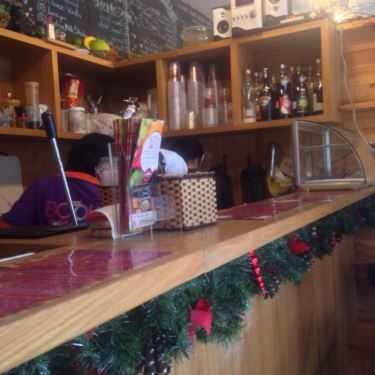 Không gian- Book & Juices Cafe