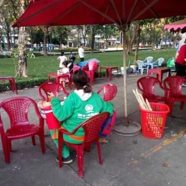 Không gian- Ăn vặt Bột Chiên Công Viên