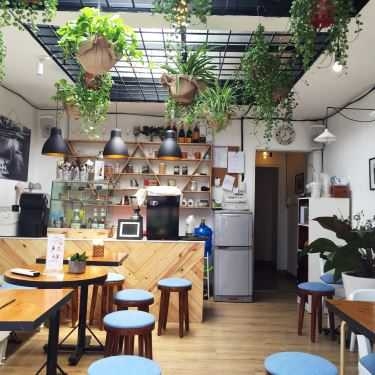 Không gian- Breathe Coffee & Tea