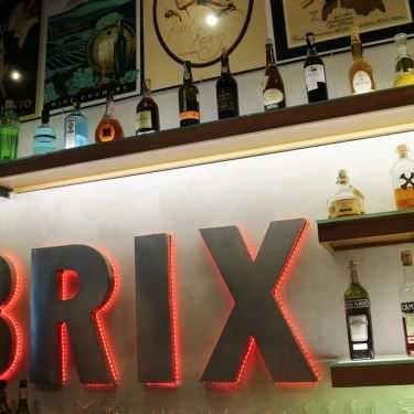 Không gian- Brix Wine Bar & Kitchen