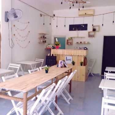 Không gian- Bụi Coffee - Trần Quang Diệu
