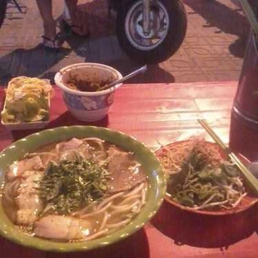 Món ăn- Ăn vặt Bún Bò Huế - Lê Hồng Phong