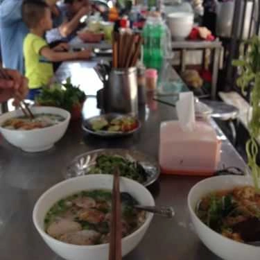 Không gian- Ăn vặt Bún Riêu & Bún Mọc -  Cách Mạng Tháng 8