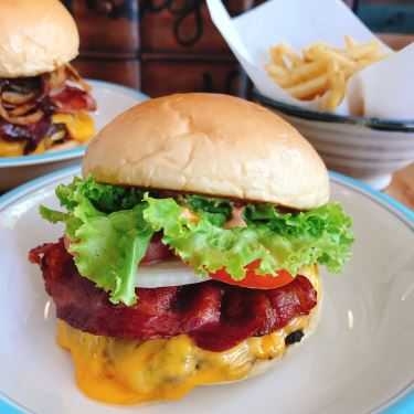 Món ăn- Cafe Burger Joint Saigon