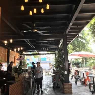 Không gian- Bus Station Coffee