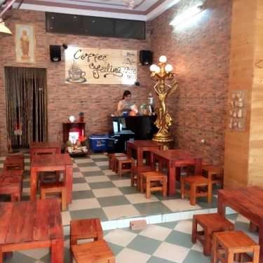 Không gian- Feeling Cafe