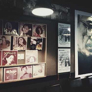 Không gian- Hi-End Cafe