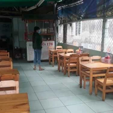 Không gian- Ăn vặt Cá Viên Chiên 176 - Lê Văn Lương