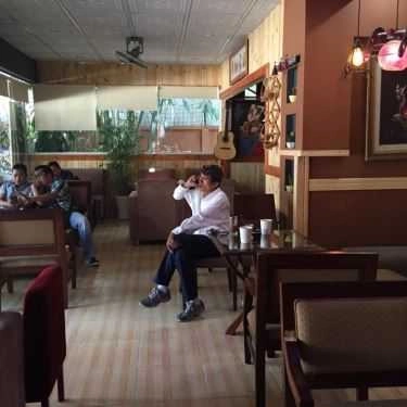 Không gian- Bạn Và Tôi Cafe - Hòa Bình