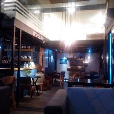 Không gian- Cafe De L'escale