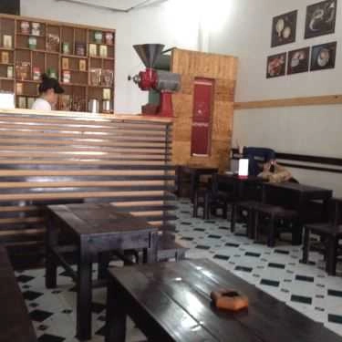 Không gian- Domino Cafe - Hoàng Hoa Thám