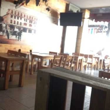 Không gian- Domino Cafe - Hoàng Hoa Thám