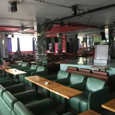 Không gian- Apple Cafe - Thống Nhất