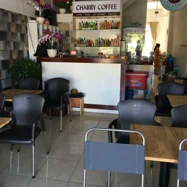 Không gian- Charry Coffee