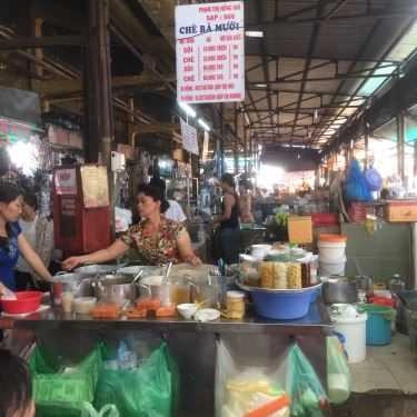 Không gian- Ăn vặt Chè Bà Mười