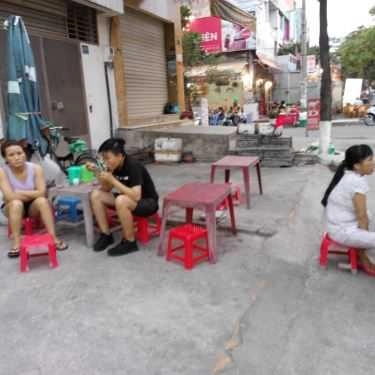 Không gian- Ăn vặt Chè Bưởi - Quốc Hương