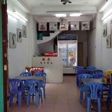 Không gian- Ăn vặt Chè Hồng Kong