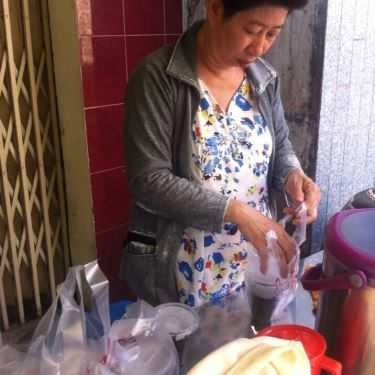 Tổng hợp- Ăn vặt Chè Mè Đen & Sữa Hạt Sen Cô Hoa - Huỳnh Khương An