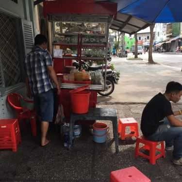 Không gian- Ăn vặt Chè Đậu 3 Màu - Nguyễn Văn Giai