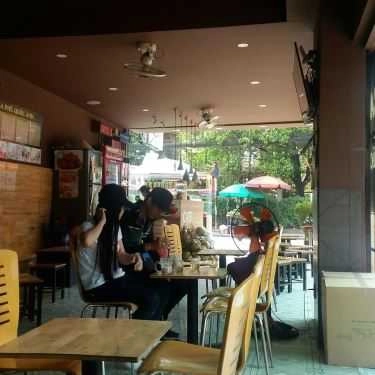 Không gian- Ăn vặt Chè Thái Quốc Anh