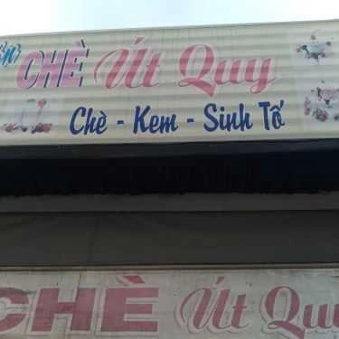 Không gian- Ăn vặt Út Quy - Chè, Kem & Sinh Tố