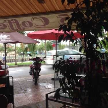 Không gian- 645 Coffee Shop