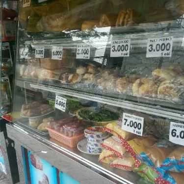 Không gian- Tiệm Bánh Bánh Mì Hoàng Hoa