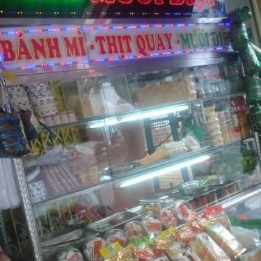 Không gian- Ăn vặt Bánh Mì Mười Điệp