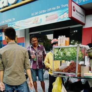 Tổng hợp- Ăn vặt Bò Bía - Công Viên Lê Văn Tám